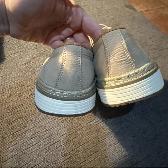 NWT Johnston & Murphy Upton Perfed Plain Toe Color: Taupe Nubuck Sz 8,5 (no box) - Picture 9 of 12